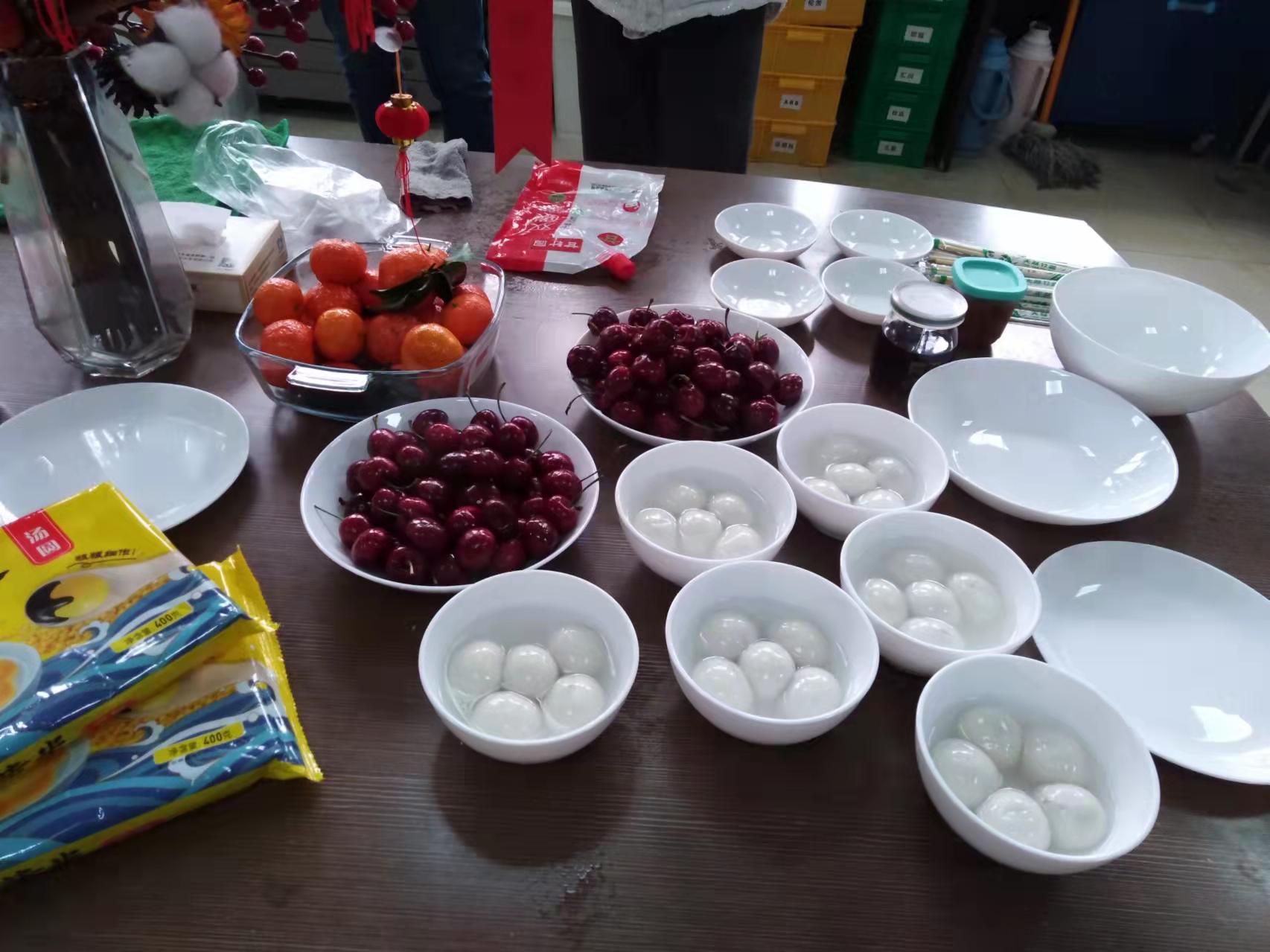 “團(tuán)團(tuán)圓圓,甜蜜暖心”世佳偉業(yè)公司開展元宵包湯圓活動(圖3) 22ae58fec4d8bae9100d201caf971e4.jpg