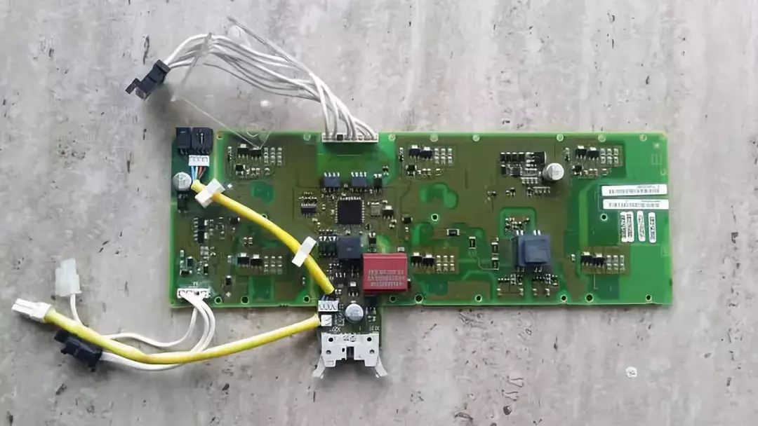 變頻器驅(qū)動(dòng)線路的工作原理和常見(jiàn)故障分析(圖2) 變頻器驅(qū)動(dòng)線路的工作原理和常見(jiàn)故障分析(圖2)