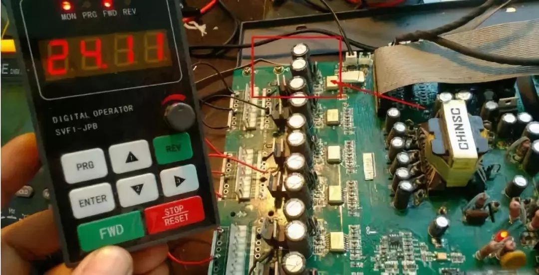 變頻器驅(qū)動(dòng)線路的工作原理和常見(jiàn)故障分析(圖3) 變頻器驅(qū)動(dòng)線路的工作原理和常見(jiàn)故障分析(圖3)